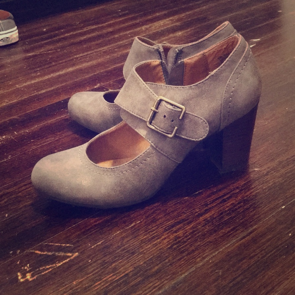 G.H. Bass & Co. Gray Heels